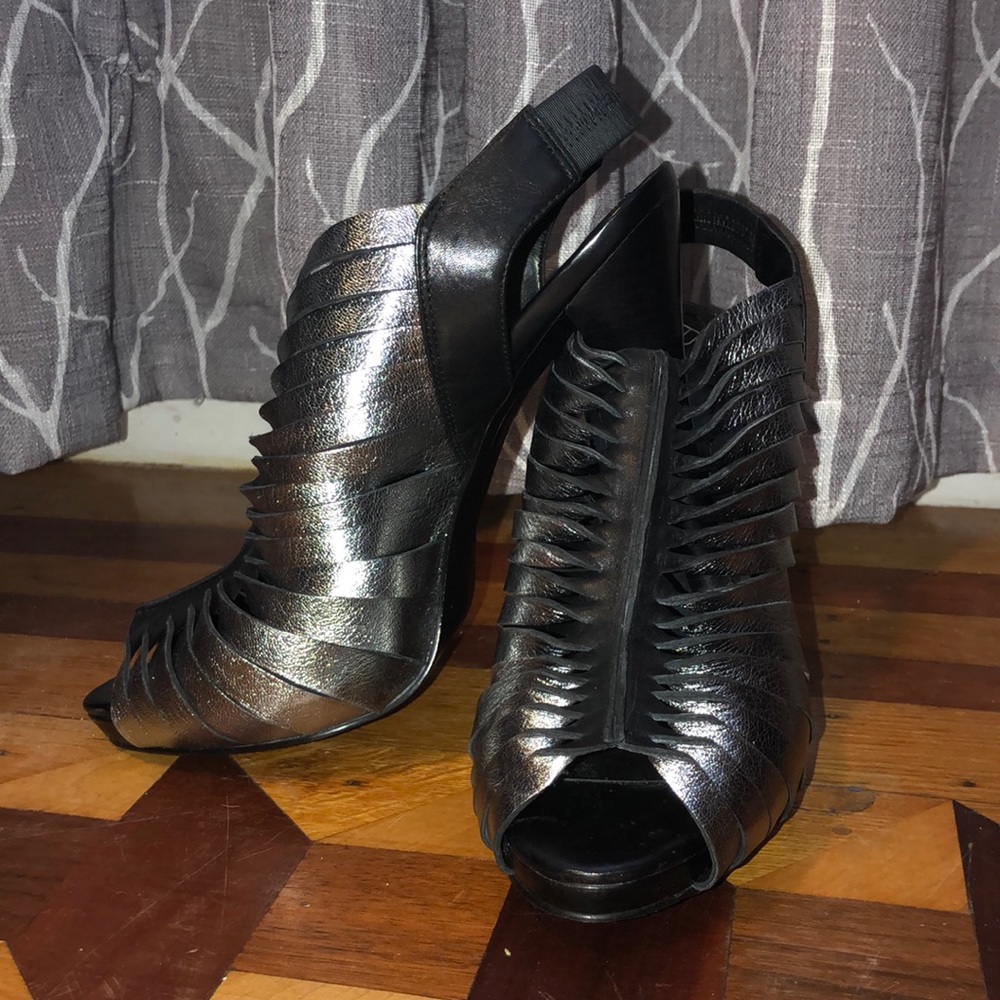 BCBG shoes